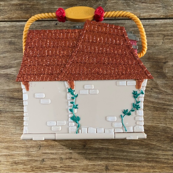 Disney Animators' Collection Littles Belle Cottage Playset - Picture 3 of 11